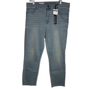 Gap Resolution Denim NWT 33R